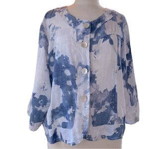 Lands Downunder button up jacket with 3/4 sleeves and notched cuffs, linen